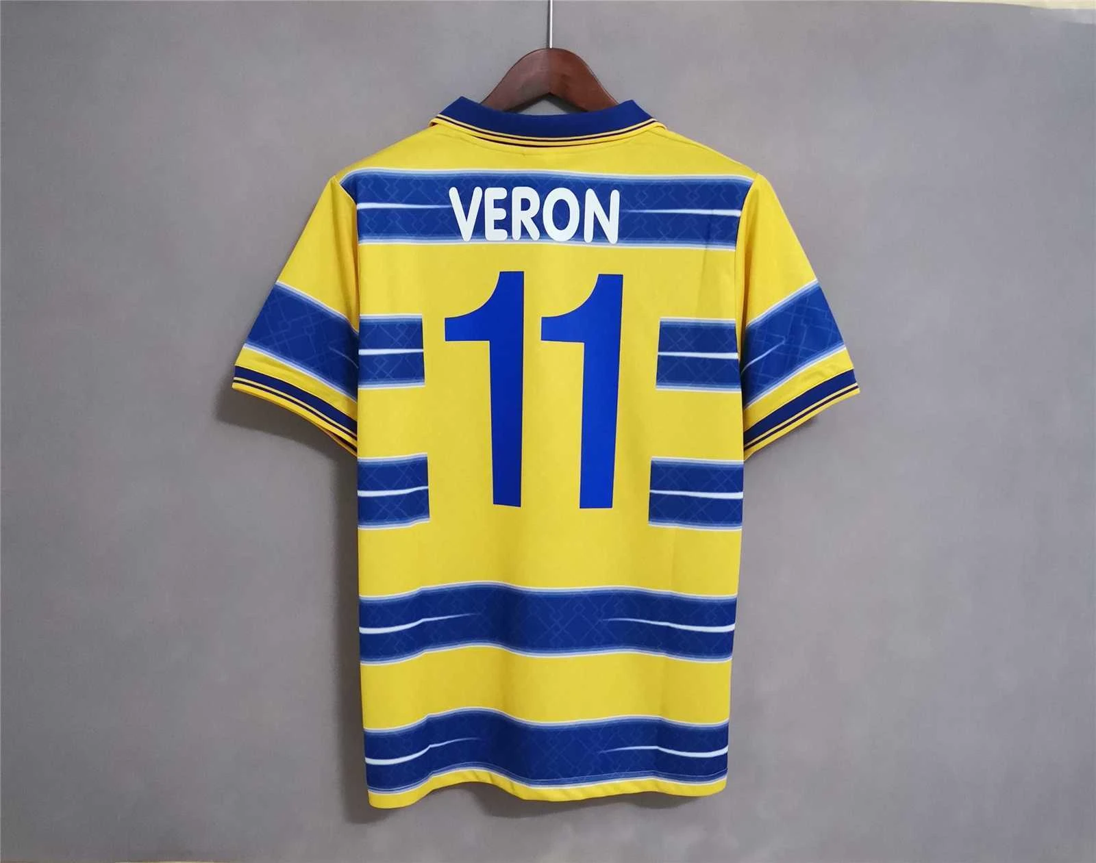 98/99 Parma Home Retro Soccer Jersey