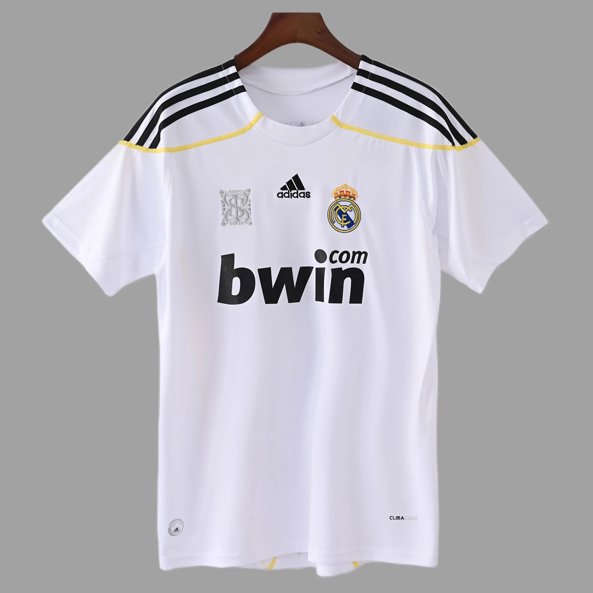 09/10 Real Madrid Home Retro Soccer Jersey