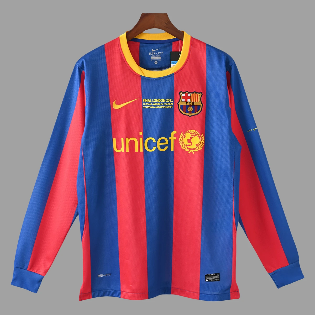 10/11 Barcelona Home Champions Final Long Sleeve Retro Soccer Jersey